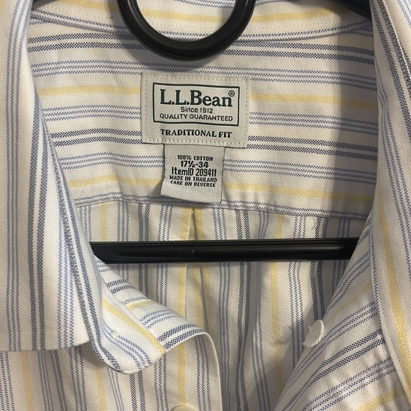 L. L. BEAN Men traditional fit Shirt button sleeve - Picture 2 of 5